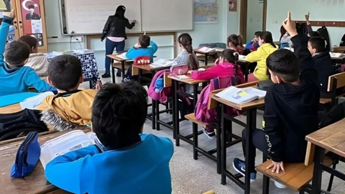 Okullarda Serbest Kıyafet Dönemi Sona Eriyor Forma Zorunluluğu Geri Geliyor