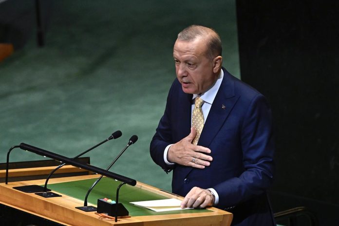 Türk Medyası, Erdoğan’ın BM Konuşması Sırasında Mikrofonun Kesilmesini Sabotaj Olarak Nitelendirdi