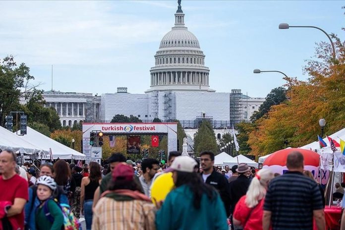 Washington DC'de Türk Festivali Lezzetli Yemeklerle Kalabalıkları Çekti