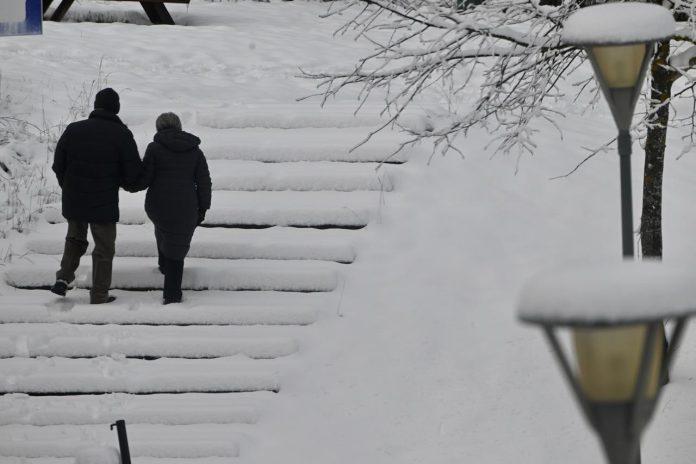 Türkiye Beyaza Büründü Kar ve Dondurucu Soğuk Nedeniyle Eğitime Ara Verildi