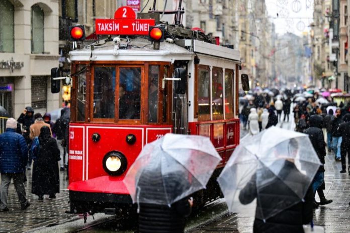 Meteoroloji'den 22 İl İçin Sarı Alarm Sağanak ve Fırtına Geliyor
