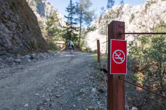 Türkiye'de Sigara Yasağı Genişliyor Yarı Açık Alanlara Kapalı Statüsü Geliyor