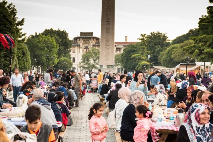 İstanbul'da Ramazan Yabancı Ziyaretçiler İçin İpuçları