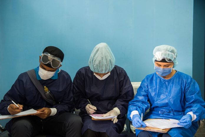 Yeni Yapay Zeka Platformu Bakım Sürekliliğini Klinik Dışına Taşıyor