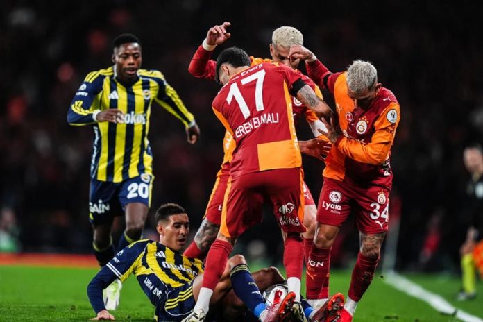 Kırmızı Kart ve İptal Edilen Goller Fenerbahçe'nin Çöküşünü Hazırladı
