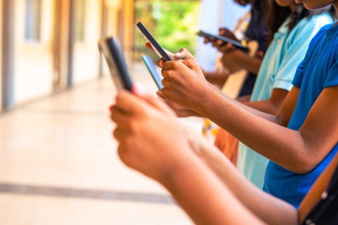 Yurtdışı Telefonlarda Yeni Dönem Çift SIM Kart Açığı Kapanıyor