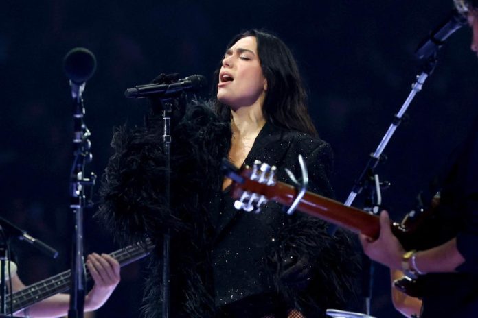 Dua Lipa'dan Türk Kız Grubu Manifest'e Instagram'da Büyük Destek